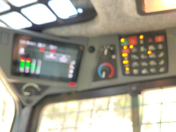 Image of John Deere 333P equipment image 4