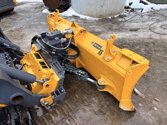 Image of John Deere 333P equipment image 4