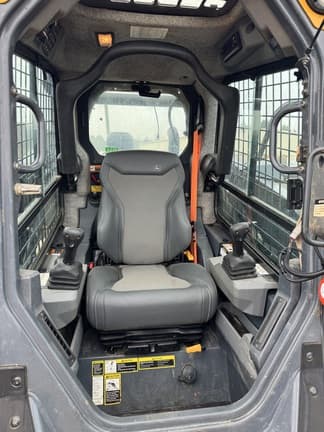 Image of John Deere 333P equipment image 4