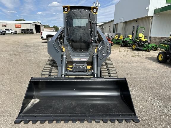 Image of John Deere 333P equipment image 1