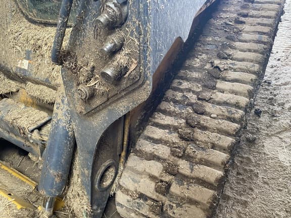 Image of John Deere 333P equipment image 4