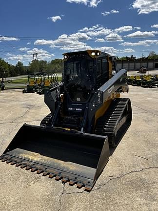 Image of John Deere 333P equipment image 1