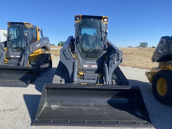 Image of John Deere 333P equipment image 2