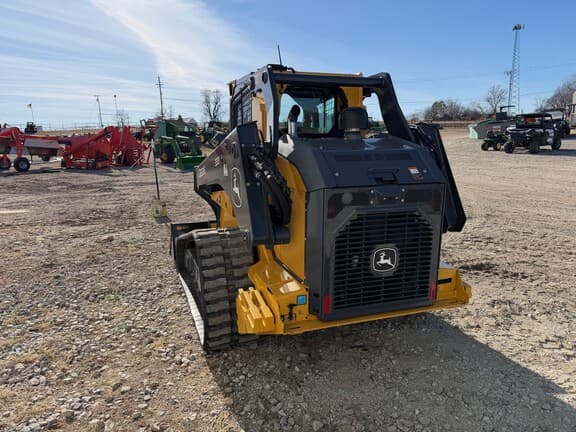 Image of John Deere 333P equipment image 4