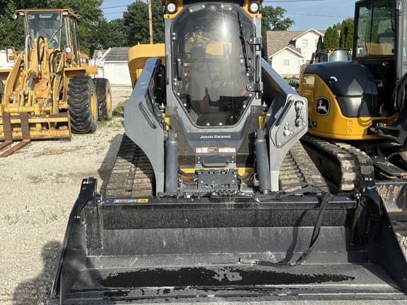 Image of John Deere 333P equipment image 1