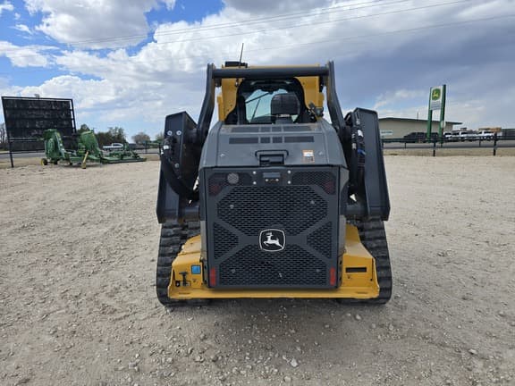 Image of John Deere 333P equipment image 3