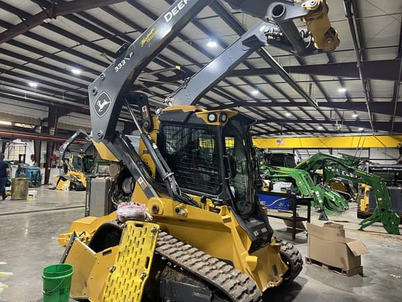 Image of John Deere 333P equipment image 1