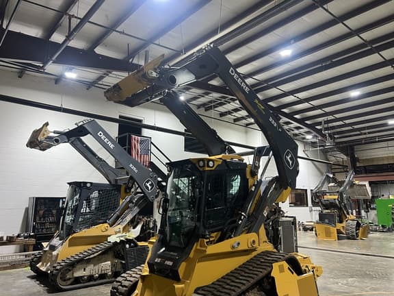 Image of John Deere 333P equipment image 2