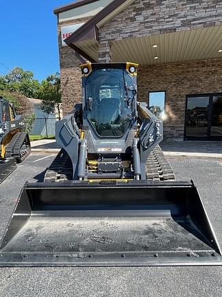 Image of John Deere 333P equipment image 2