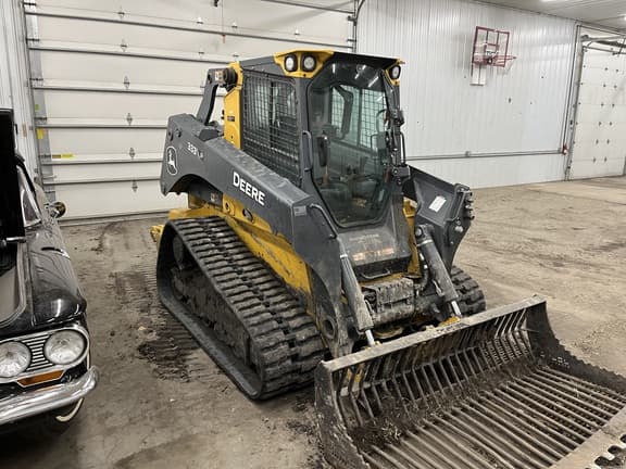 Image of John Deere 333P Primary image