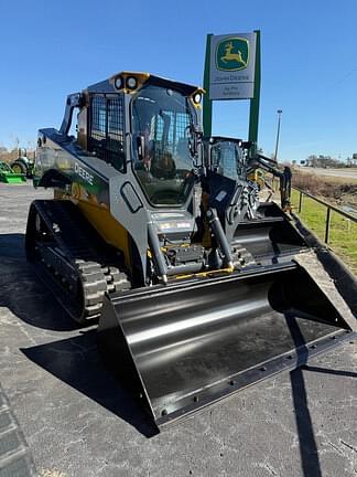 Image of John Deere 333P Primary image