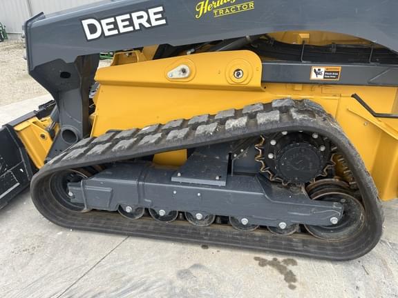 Image of John Deere 333G equipment image 4