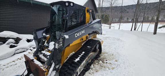 Image of John Deere 333G Primary image