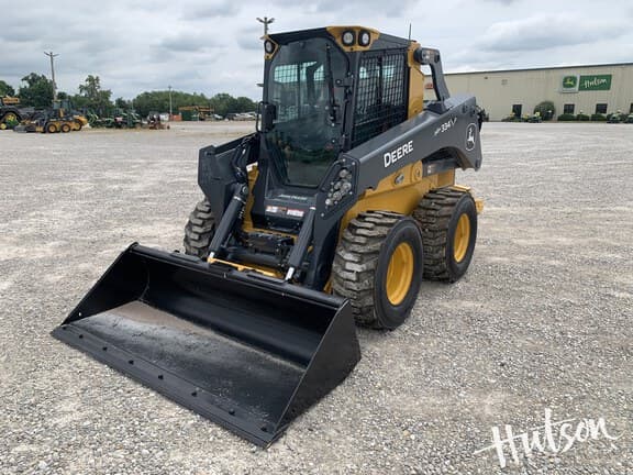 Image of John Deere 334P equipment image 2