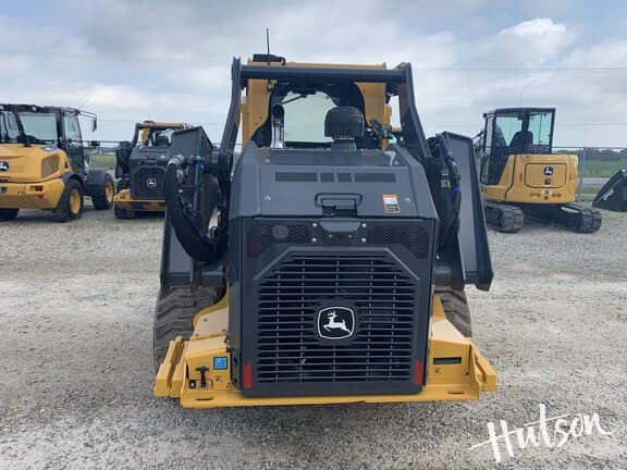 Image of John Deere 334P equipment image 4