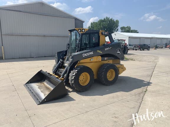 Image of John Deere 334P equipment image 4