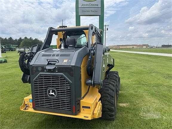 Image of John Deere 334P equipment image 1