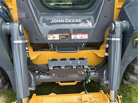 Image of John Deere 334P equipment image 3