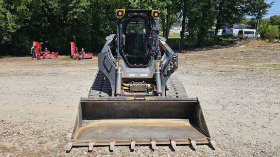 Image of John Deere 335P equipment image 1