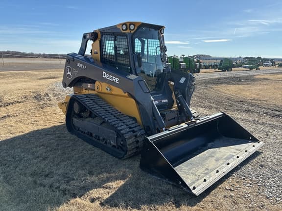 Image of John Deere 335P equipment image 4