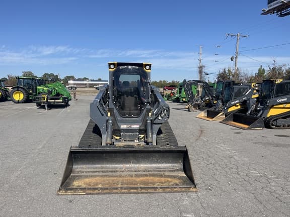 Image of John Deere 335P equipment image 4