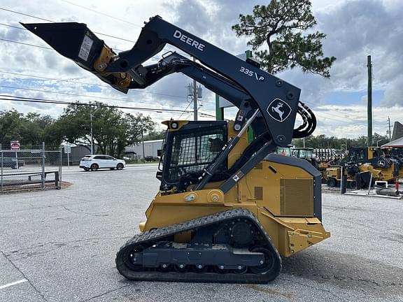 Image of John Deere 335P equipment image 1