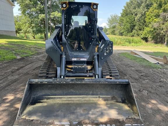 Image of John Deere 335P equipment image 4