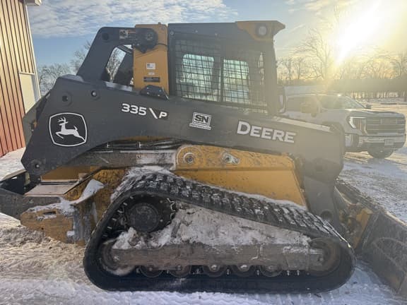 Image of John Deere 335P equipment image 4