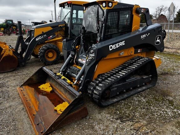 Image of John Deere 335P equipment image 4