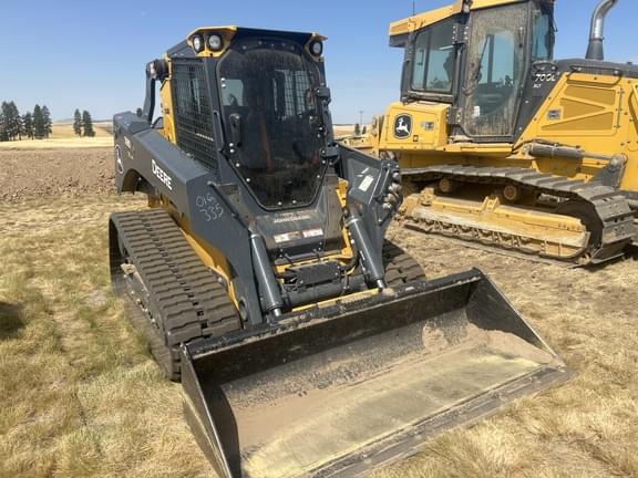 Image of John Deere 335P equipment image 3