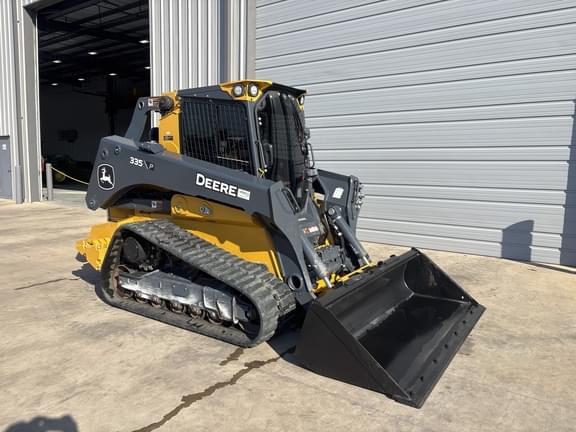 Image of John Deere 335P equipment image 4