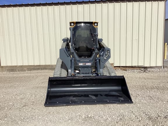 Image of John Deere 335P equipment image 2