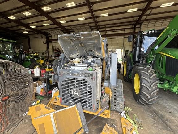 Image of John Deere 335P equipment image 3