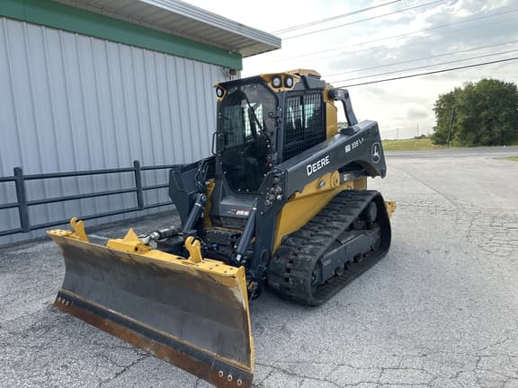 Image of John Deere 335P equipment image 3