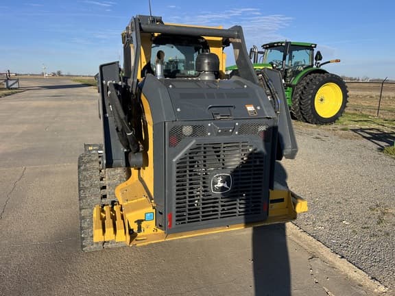 Image of John Deere 335P equipment image 4