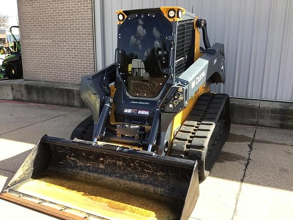 Image of John Deere 335P equipment image 4