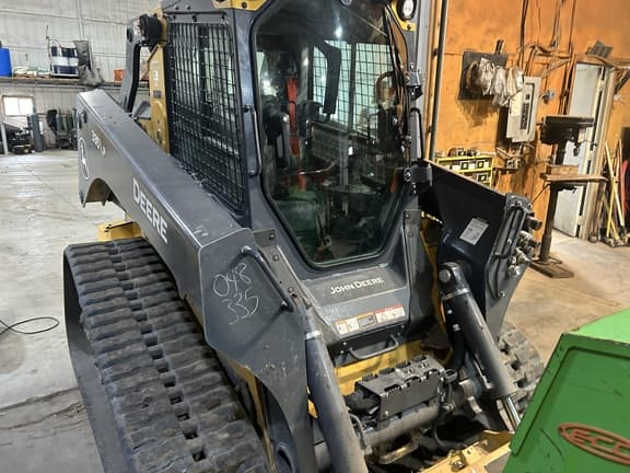Image of John Deere 335P equipment image 3