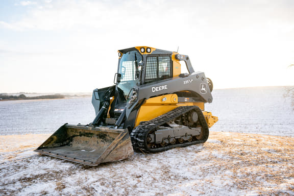 Image of John Deere 335P equipment image 1