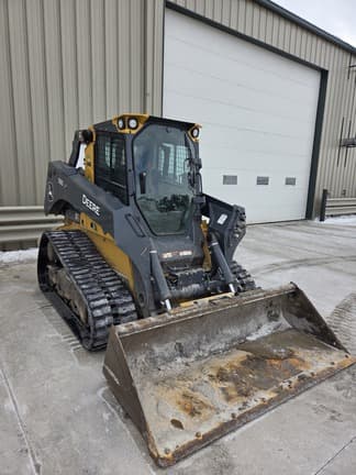 Image of John Deere 335P equipment image 2