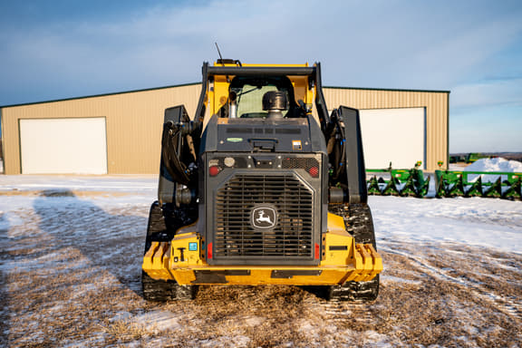 Image of John Deere 335P equipment image 4