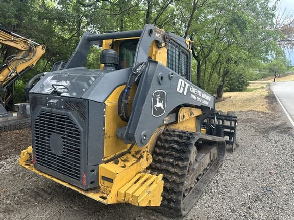 Image of John Deere 335P equipment image 4