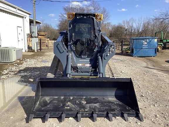 Image of John Deere 335P equipment image 2