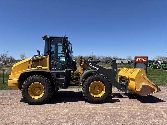 Image of John Deere 344P equipment image 1