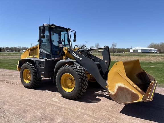 Image of John Deere 344P equipment image 2