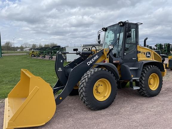 Image of John Deere 344P equipment image 1