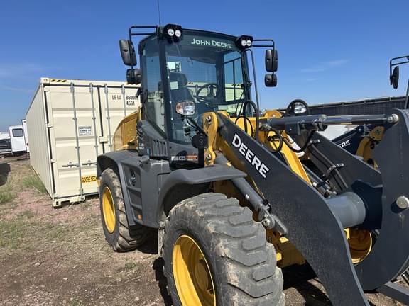 Image of John Deere 344P equipment image 2