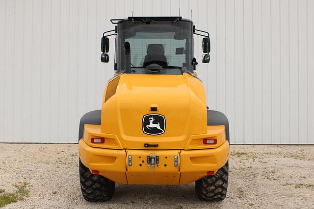 Image of John Deere 344P equipment image 2
