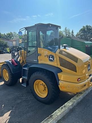 Image of John Deere 344P equipment image 4