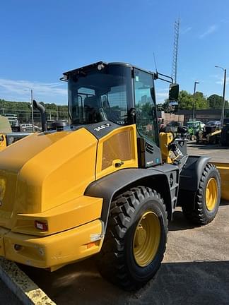 Image of John Deere 344P equipment image 3