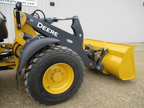 Image of John Deere 344P equipment image 3